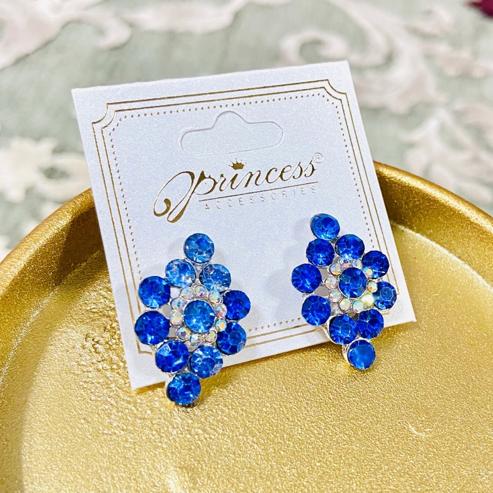 ✨NEW✨Royal Blue Crystal Earrings! - Picture 2 of 2